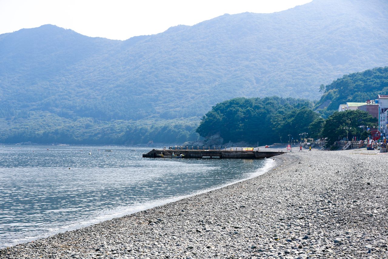 거제 학동 흑진주 몽돌해변 — TripAudio